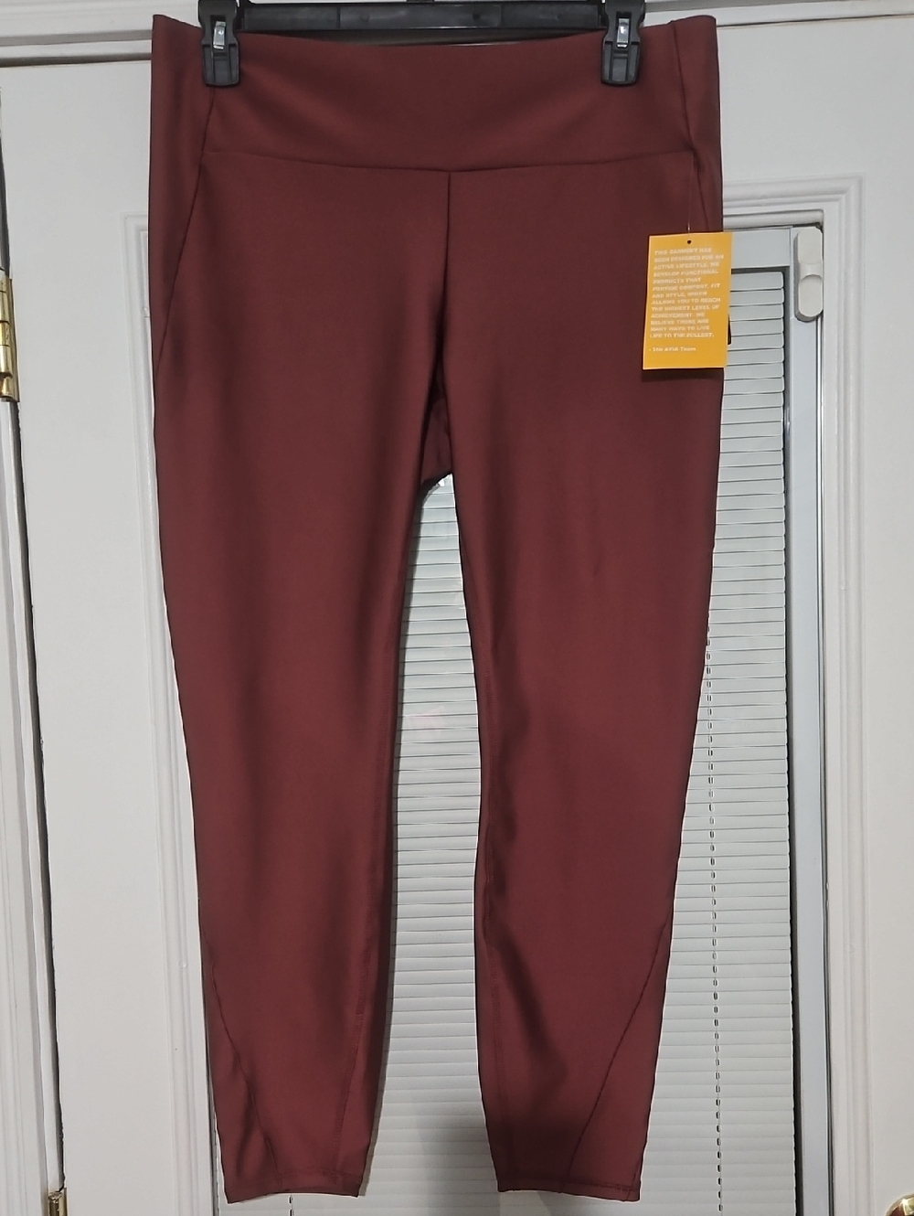 Avia Ponte Leggings in Wine